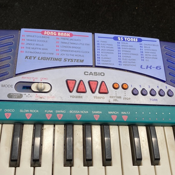 keyboard purplish blue Casio LK-6 32-Key Lighted Key System Mini Keyboard - Picture 5 of 7